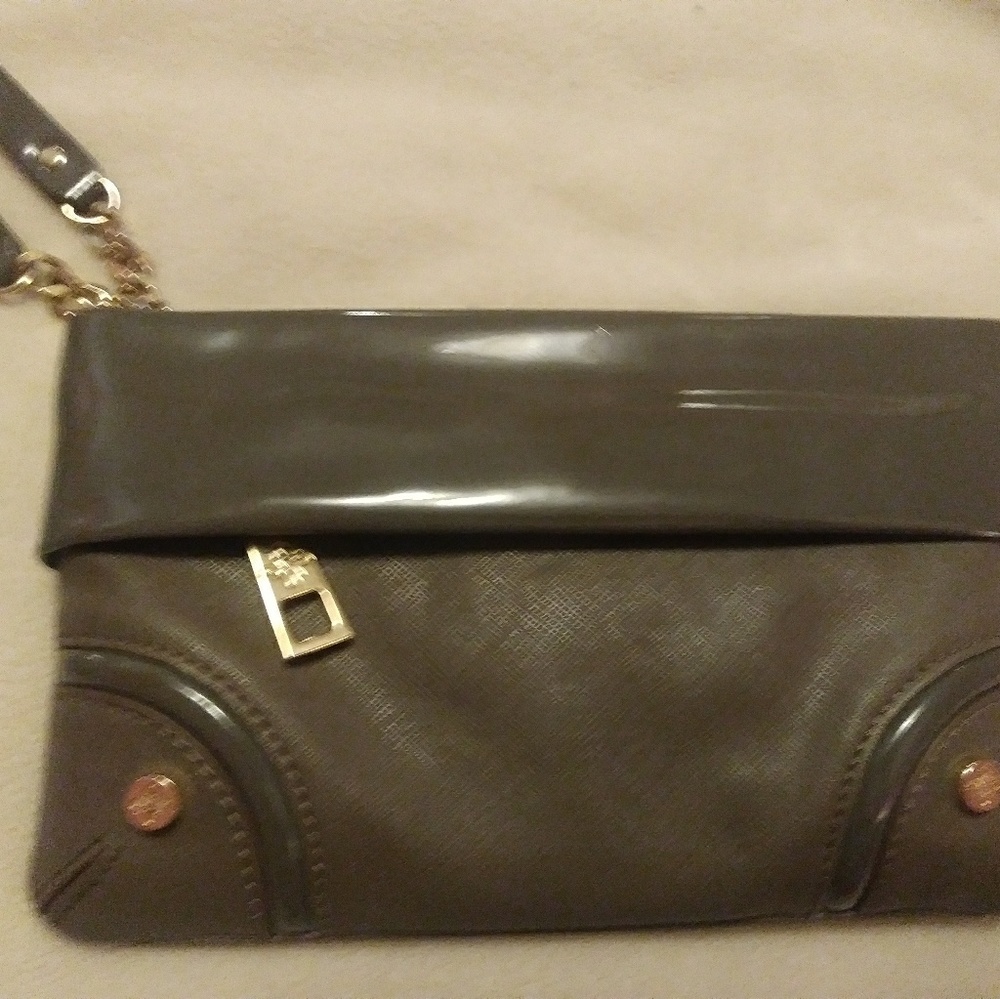 Simply Vera clutch
